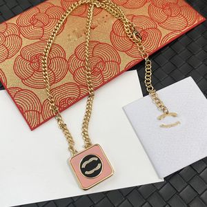 Gold Plated Brass Copper Pendant Necklace Chain Classics Women Never Fading Pink Square Designer Double Letter Necklaces Choker Pendants Wedding Jewelry Love Gift