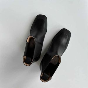 列の靴ドレス女性用ブーツ女性デザイナーロイスライクラスプライスカウハイドスリーブショートチューブフラットボトムファッションブーツ高バージョンサイズ2024
