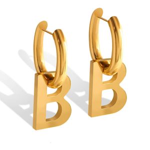 jewelry bb earrings French Light Luxury Design Sense Minimalist Letter B Lifting Earrings Pendant Earnails Titanium Steel Small Group Earrings Girl