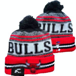 Bulls Beanies Chicago Bobble Hats Beyzbol Hokey Top Kapakları 2023-24 Moda Tasarımcı Kova Şapka Şapkalı Örgü Faux Pom Beanie Noel Şapkası Spor Örgü Şapkaları A2