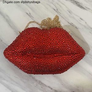 Axelväskor designer lyxiga läpp strass bling handväska kristall bröllop fest axel diamant handväskor kosmetisk messager väska för kvinna