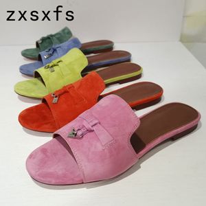 Slippers Kid Suede Mules Metal Lock Decore Slip Sexy On Peep Toe Flat Shoes para mulheres Slides casuais Ladies Summer 230421