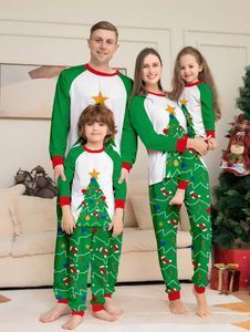 Familjsmatchande kläder söta julfader mamma barn baby pyjamas sätter mamma och mig xmas pjs kläder toppar 231122