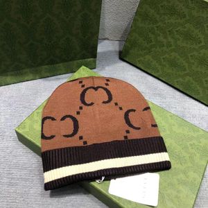 berretto di design berretto lavorato a maglia di lusso popolare cappello invernale lettera cofano in cashmere outdoor casual molto buono