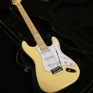 Anpassad butik Yngwie Cream Strat Electric Guitar Scalloped Fingleboard Inget fodral Fast frakt