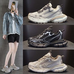 Mesh Sneaker Triple S Track 3xl Yıpranmış Ayakkabı Spor Ayakkabıları Balencaiiga Paris 3xl Ayakkabı Yükseltilmiş Aile Erkeklerin Kadınların Nefes Alabası Etkisi Shoess G2PZL