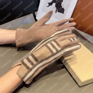 Luxury Womens Wool Designer Gloves Soft Winter Gloves Classic Plaid Ladies Fingers Warm Glove Cashmere 6 Colors Tomsid
