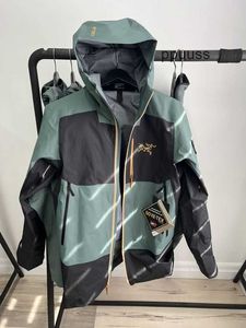 Capispalla e abbigliamento outdoor Arcterys Giacche uomo Cappotti Abbigliamento firmato Arcterys Uomo Giacche Shell OutdoorAbbigliamento Giacca sciabolaSV Sprinker Tuta da sci rigida WN0E