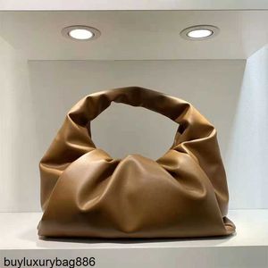 BottegavVeneta Totes Bags The Shoulder Pouch Handbags Niujiao Baobao Womens 2023 New Cloud Bag Leather Plissee Bag One Shoulder Handbag Soft Leather Dumpling B HBIC
