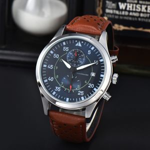 2024 AAA Tops Chronograph Luxury watches Quartz Black Dial Multifunctional Fashion Business Sports Calendar Silicone Strap Men Watch 02