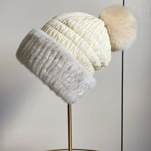 Stingy Brim Chapéus Inverno Alta Qualidade Real Mink Fur Chapéu Mulheres Naturais Skullies Beanies para Senhoras Couro Orelha Proteção Pompom 231123