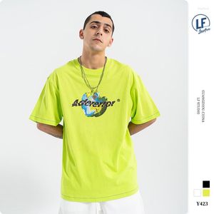 Camisetas masculinas LawFoo2023 Anos Primavera e Marca de estilo de verão Vestir uma paródia Twisted Earth Print Letter T-S de mangas curtas