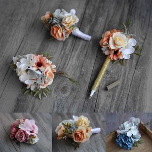 その他のファッションアクセサリー新しい結婚式のアクセサリーBoutonnieres Brooch Bride Hand Wride Flowers Groom Corsages人工ローズフラワーパーティー用品J230422