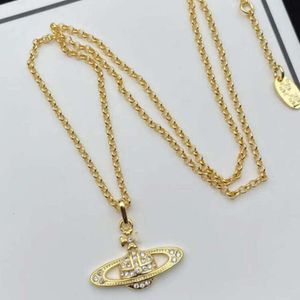 Pendant Necklaces Designer Letter Vivian Chokers Luxury Women Fashion Jewelry Metal Pearl Necklace cjeweler Westwood6969+