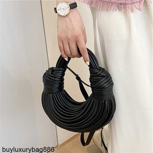 Bolsas de macarrão de tração bottegavveneta bolsas de tecido de couro autêntico bolsas de moda 2023 verão e outono novo saco de macarrão tecido à mão legal moda fotografia m hb8t