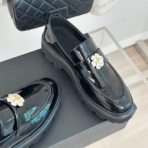 Damen-Kleiderschuhe, Designer-Blumen-Slipper, zum Hineinschlüpfen, klobige Plateau-Absätze, Ballettschuhe, Damen-Outdoor-Freizeitschuhe, Rindsleder, Schwarz, Freizeitschuh für Party, rutschfeste Sohlen