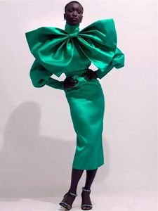 Runway Dresses Design Green Prom Bow High Neck Length aftonklänning Custom Made Longeple Party Gown