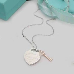 Classic Tiffanyany Love Brand Key Necklace Heart shaped Pendant S925 Silver High Edition Minimalist Design O-bone Chain