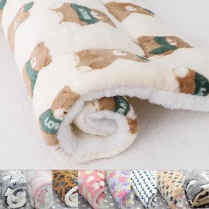 kennels pens Pet Sleeping Mat Warm Dog Bed Soft Fleece Blanket Cat Litter Puppy Sleep Lovely Mattress Cushion for Small Large Dogs 231123