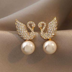 Charm Sweet Rhinestone Swan Animal Earrings For Women Girls Fashion Delicate Jewelry For Party Korean Cute Pearl Drop Earrings Gifts W0422
