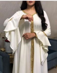 Roupas étnicas Soltas Oriente Médio Malaio Muçulmano Vestido de Renda de Ouro com Enfeite Bordado e Mangas de Lótus