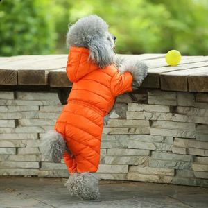 Odzież dla psów zima ciepła kurtka dla psów psa kostium szczeniąt Lekki waga cztery nogi z kapturem Ubrania do misia Big Combinaison Ski 231122