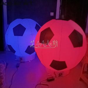 Modelo de futebol inflável personalizado, futebol inflável com base de luz led, decoração de evento de venda promocional