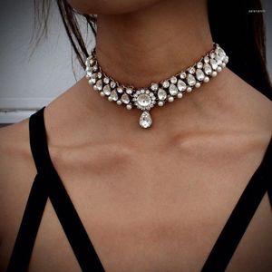 Choker Fashion Diamond Inlaid Crystal Necklace For Women Födelsedagspresent Bridal smycken Bröllopsfest Silverpläterad krage kedja