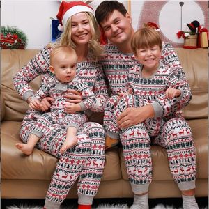 Aile Eşleşen Kıyafetler Ebeveyn-Çocuk Ev Giyim Seti Pijamalar Noel Sweaters 231123