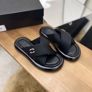 2023 New designer women's slippers high quality sandals summer fashion slippers brand flat flip flops,