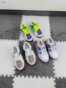 Sapatos infantis de luxo com costura multicolorida, tênis para bebês e crianças pequenas, tamanho 26-35, embalagem de caixa, meninos e meninas, sapatos casuais nov25