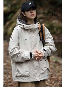 Designer Camel Arcterys Jackets Apparel Coats Windproof and Waterproof Mountain Light Outdoor Hooded Charge Coat Womens Japanese Oversize Multi Pocket Water Prooo