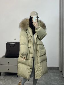 Giubbotti da donna 2023 Grande vera pelliccia di procione con cappuccio impermeabile invernale lungo piumino piumino d'anatra cappotto femminile pioggia piuma Parka 231123