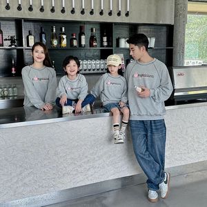 Family Matching Outfits Parent-child Matching Clotes Korean Children's Clothing Spring Mother Father Son Daughter Same Sweatshirt Family Clothing 231123