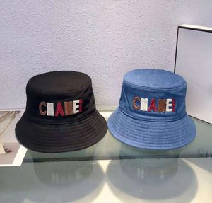 Cappello da uomo di design da uomo per uomo Donna Cappellino da lettera di marca 4 stagioni Sport di lusso Cappelli blu neri che rilegano i cappelli da sole