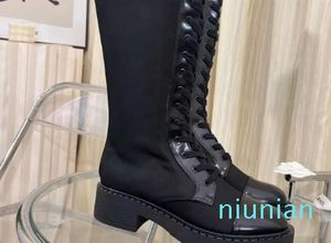 Mulheres Designers Botas Oversized Couro Homens Tornozelo Martin Monolith Boot Militar Inspirado Plataforma de Combate Womens Bottom Nylon Bouch 07