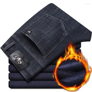 Mäns jeans avancerade varumärken män fleece termisk 2023 vinterverksamhet rakt plus sammet tjocka denim byxor manliga mjuka varma byxor