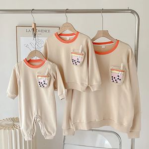 Family Matching Outfits Family Po Outfit Parent-Child Matching Sweatshirts Fashion Mom Daughter Clothes Dad And Son Equal Long Sleeve Top Clothing 231123