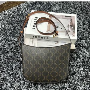 Minimalistische Achseltasche Damen Hobo Umhängetasche Umhängetasche Handtasche Echtes Leder Mode Briefdruck Reißverschluss Offen Abnehmbarer Schultergurt Lady Clutch