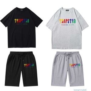 X7BC TシャツトラップスターズシャツTシャツパンツ2ピースセットレインボータオル刺繍TシャツのデコードメンズブラックホワイトラウンドネックTシャツトラップスターズデザイナーショート