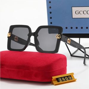 Designer Solglasögon Fashion Summer Beach Glasses Full Frame Letter Rectangle Design för Man Woman 8 Valfri GG -solglasögon av hög kvalitet