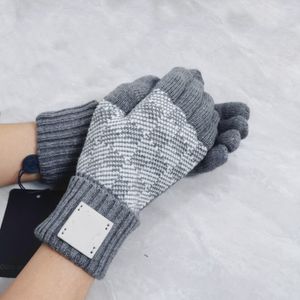 Guanto invernale da donna di design di buona qualità, guanto da guida da ciclismo spesso caldo all'interno dei guanti da sci, guanti in maglia