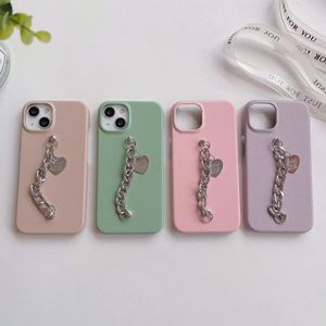 Designer Luxury Fashion Silicone Lychee Heart Chain Solid Color Letter Telefonfodral iPhone 15 14Pro 14Plus 13 12 Mini 11 Pro X Xs Max XR Luxury Phone Case