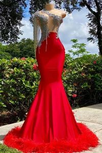 Prom Dresses Party Red Evening Gown New Applique Pärled Lace Up Zipper Plus Size Custom Mermaid Formal One-Shulder Sleeveless Satin Feather Illusion