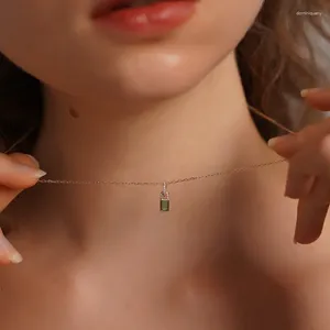 Hängen Real 925 Sterling Silver Light Luxury Simple Vintage Green Zircon Lock Pendant Necklace For Women Wedding Party Jewelry Gift