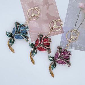 Keychains Korean Creative Luxury Rhinestone Rose Car Key Ring Brooch Dual-Use Women's Bag Flower Pendant Liten Gift