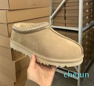 Camurça superior de pele de carneiro deslizamento-em sapatos tasman inverno shearling botas curtas luxuoso designer de pelúcia tornozelo meia bota de neve plataforma tclassic