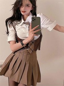 Arbetsklänningar 2023 Korea söta sexiga flickor uniform 3 stycken Summer Women Fashion American Vintage White Shirt Folds Mini kjol