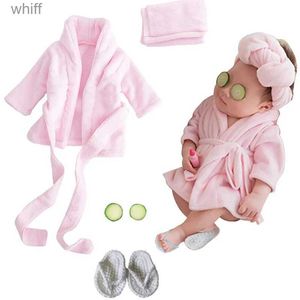 Towels Robes 5PCS Bathrobes Bath With Belt Towel Outfit with Cucumber Photo Props for Infant Boys Girls Newborn Baby Photo Shoot AccessoriesL231123