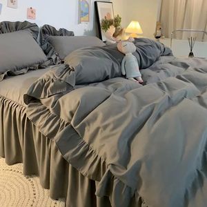 Bedding sets Ins Princess Style Set For Woman Cute Girl Solid Color Ruffles Duvet Cover Queen King Bed Sheet Skirt Pillow Covers 231122